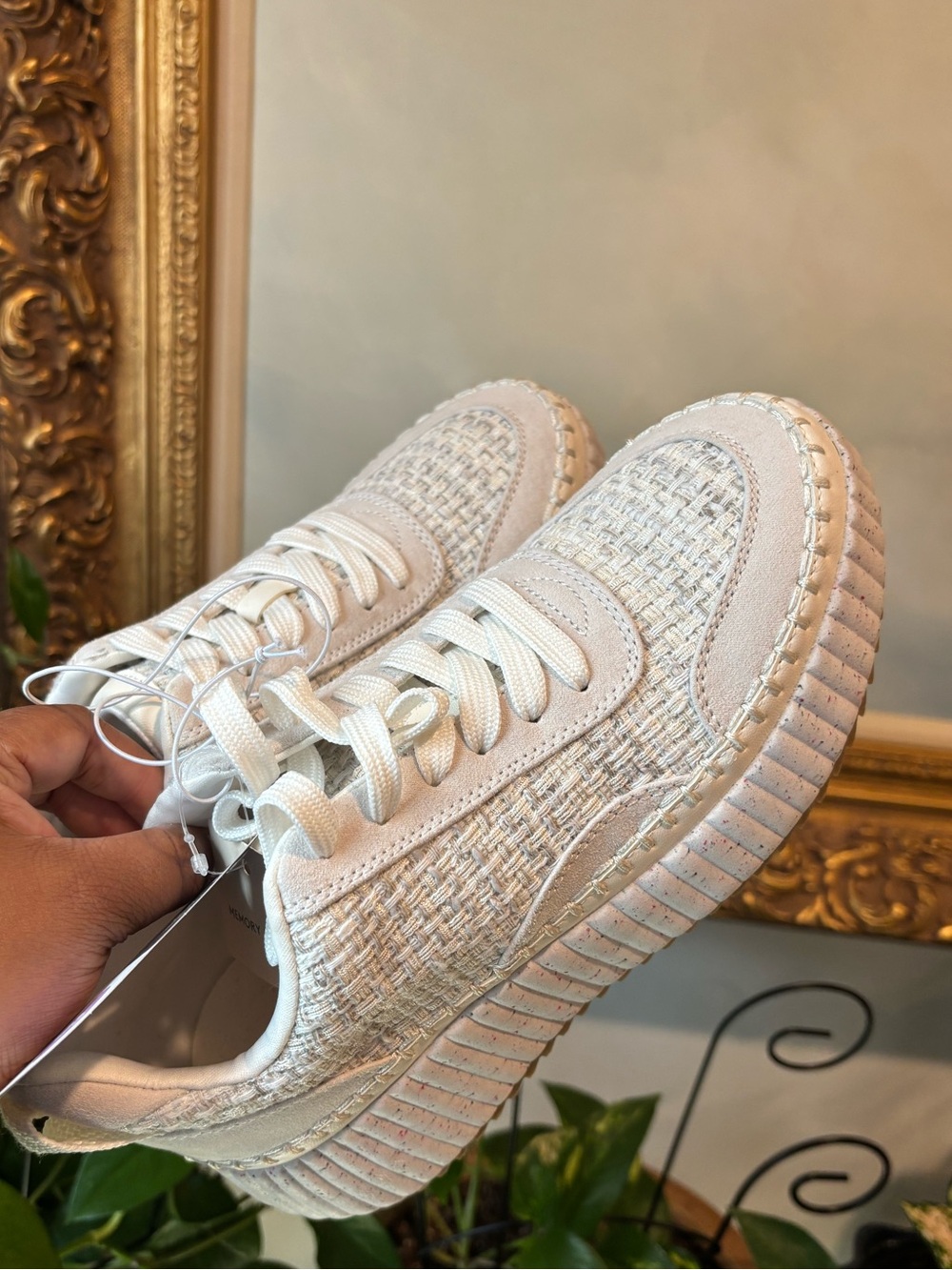 UNIVERSAL THREAD Cream Woven Platform Sneakers